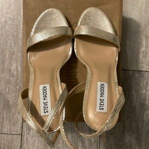 Steve Madden ‘Wafer Platinum’ Heels